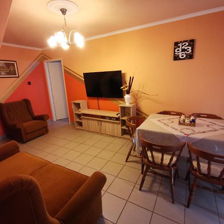 Erika Vendeghaz Centrumban Balatonkeresztúr Exterior foto